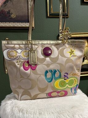 Coach Poppy Glam Tote w/matching wristlet